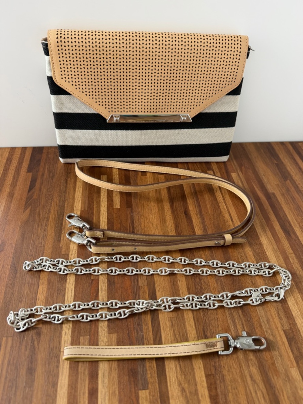 Stella & Dot City Slim Convertible Clutch Bundle with additional straps